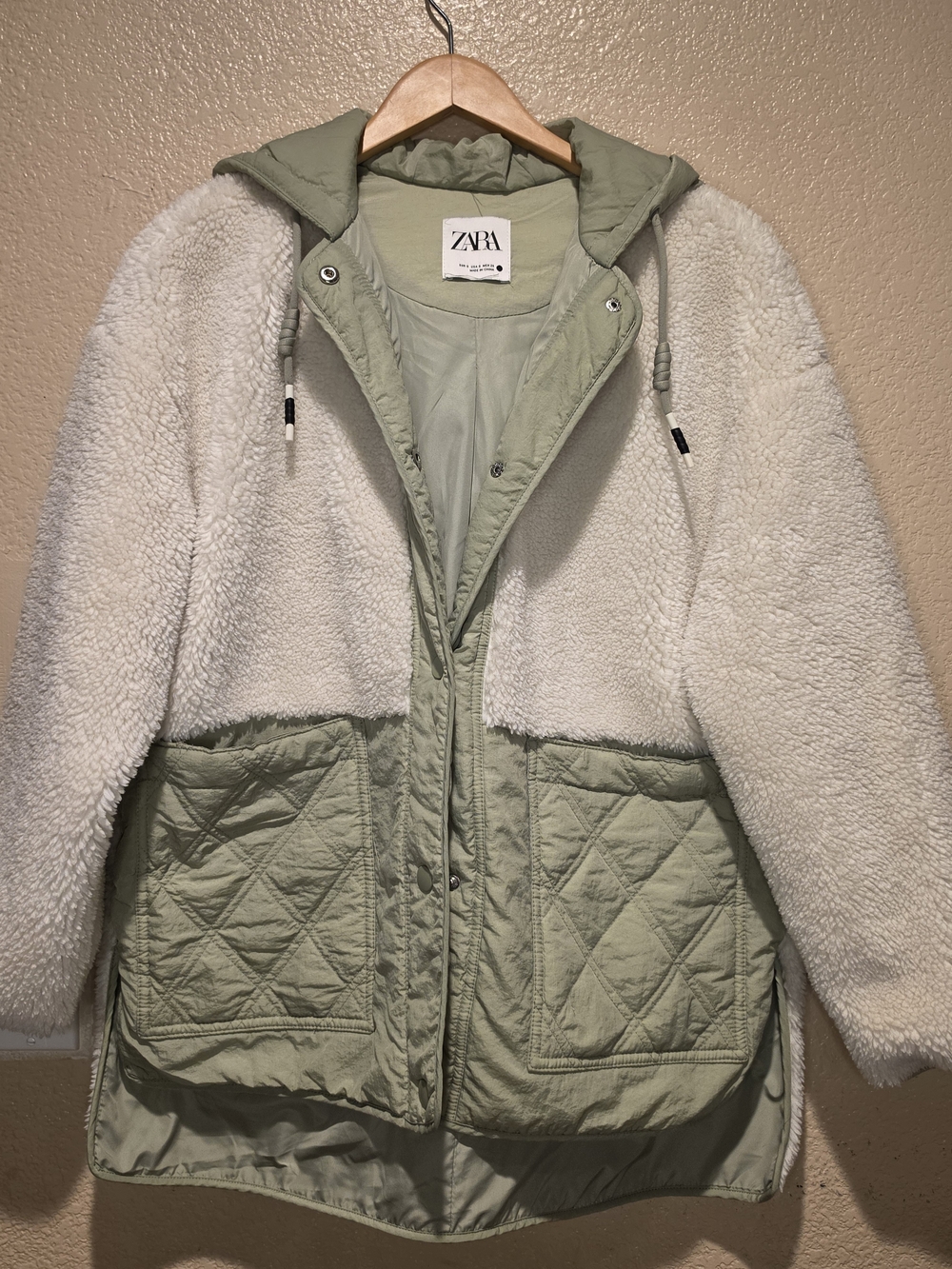 Zara Women's Cream & Sage Quilted Sherpa Jacket